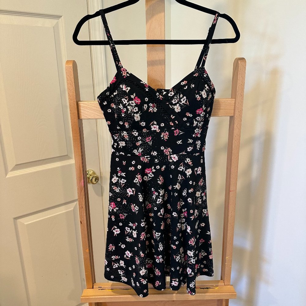 Jun & Ivy Lined Dress Small